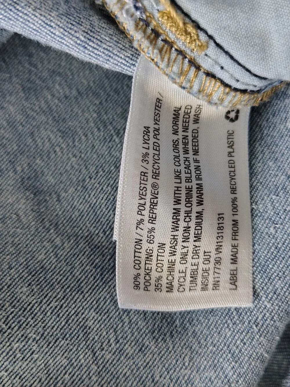 Universal Thread Mid-Rise Medium Wash Denim Bermuda Shorts